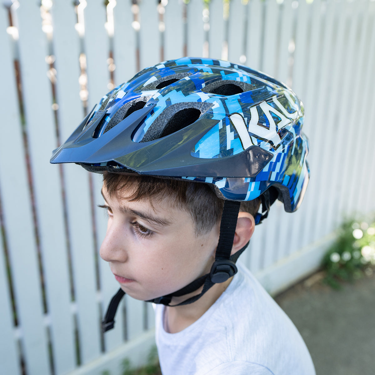 Kali Chakra Youth Kids Helmet - Pixel Gloss Blue (52-57cm)