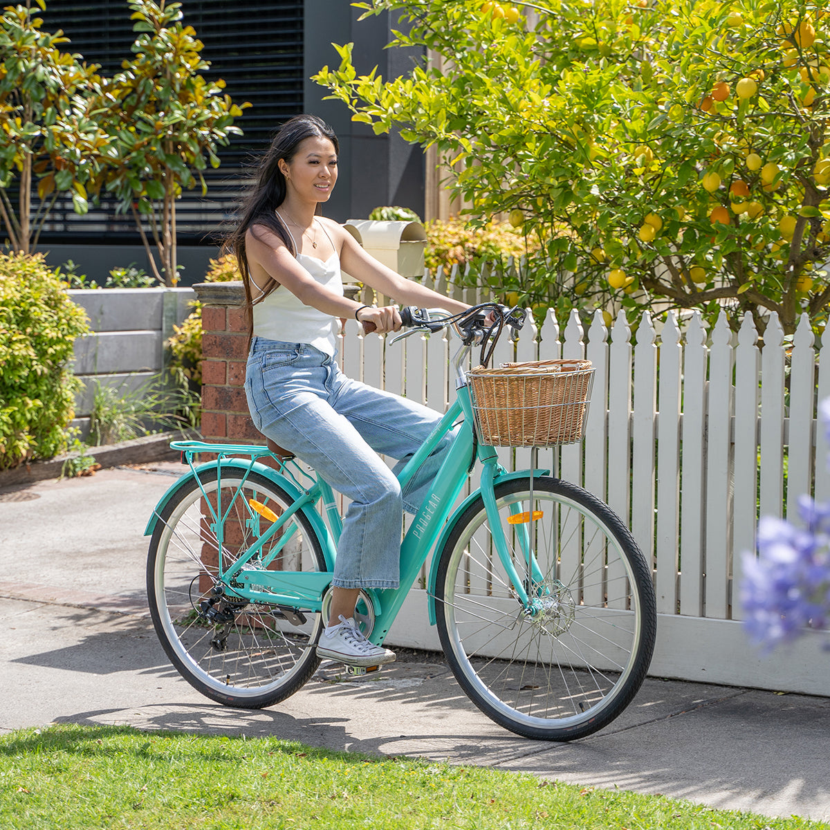 E-Classique Vintage Cruiser Electric Commuter Bike with Front Basket